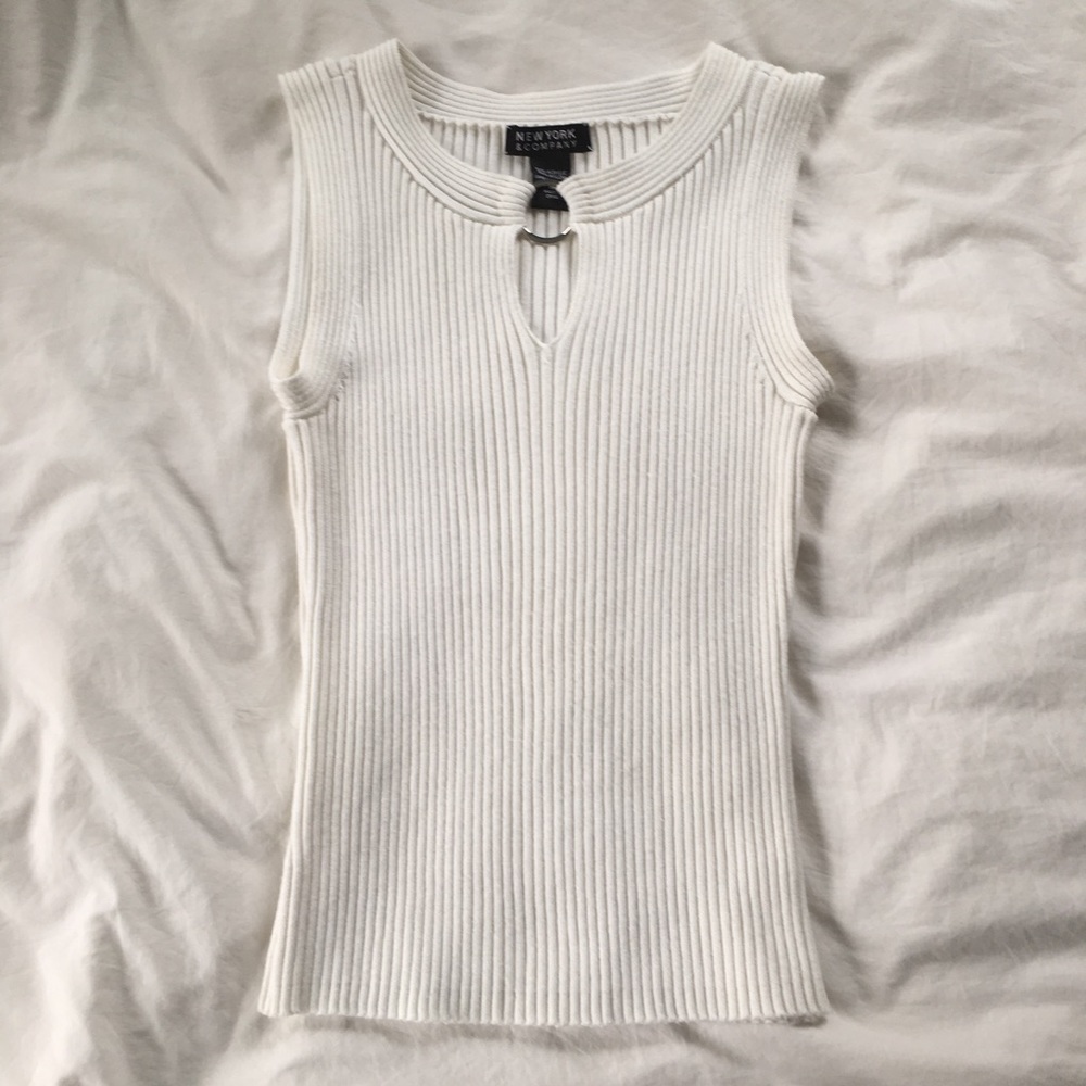 ✨4/$25 New York Company Ribbed Tank Eyelet Blouse